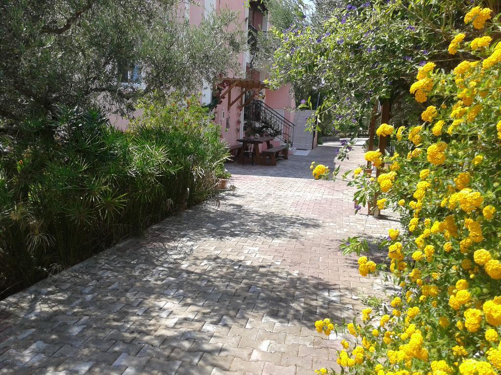 Elpida Apartamento